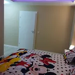 Apartmán Myky Mouse Nu Primesc Santieristi Si Petrecareti *