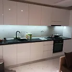 Myky Mouse Nu Primesc Santieristi Si Petrecareti Apartmán