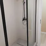 Myky Mouse Nu Primesc Santieristi Si Petrecareti *