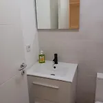 Myky Mouse Nu Primesc Santieristi Si Petrecareti