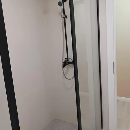 Apartment Myky Mouse Nu Primesc Santieristi Si Petrecareti