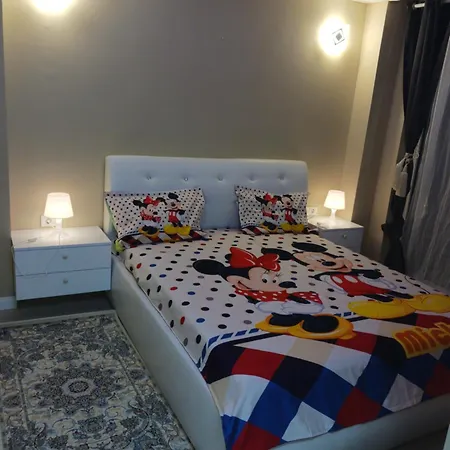 Myky Mouse Nu Primesc Santieristi Si Petrecareti Bukarest