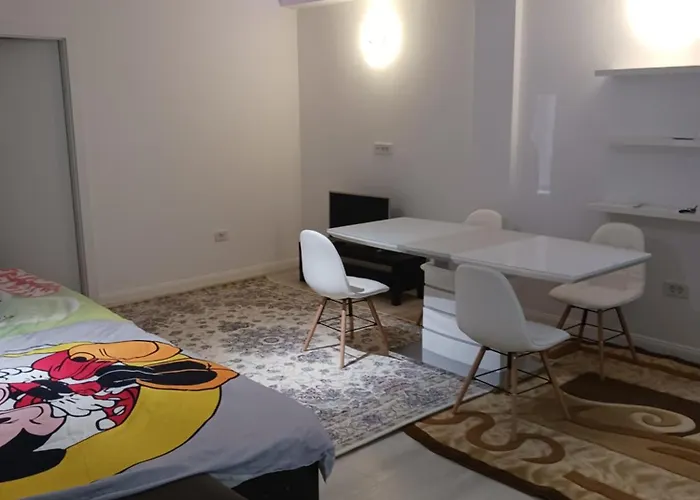 Апартаменти Myky Mouse Nu Primesc Santieristi Si Petrecareti *